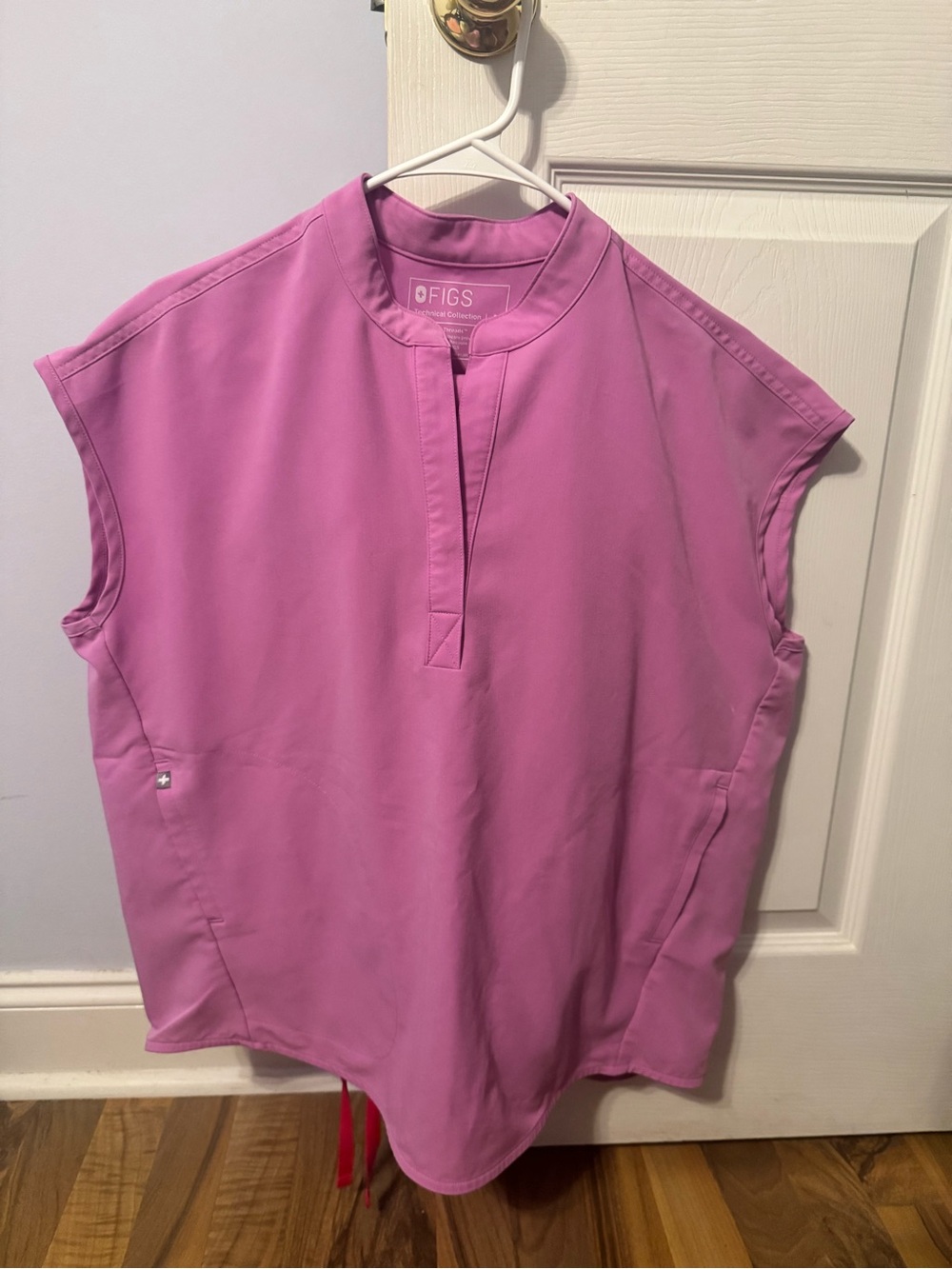 Figs Women’s Small Cloud Pink Scrub Set